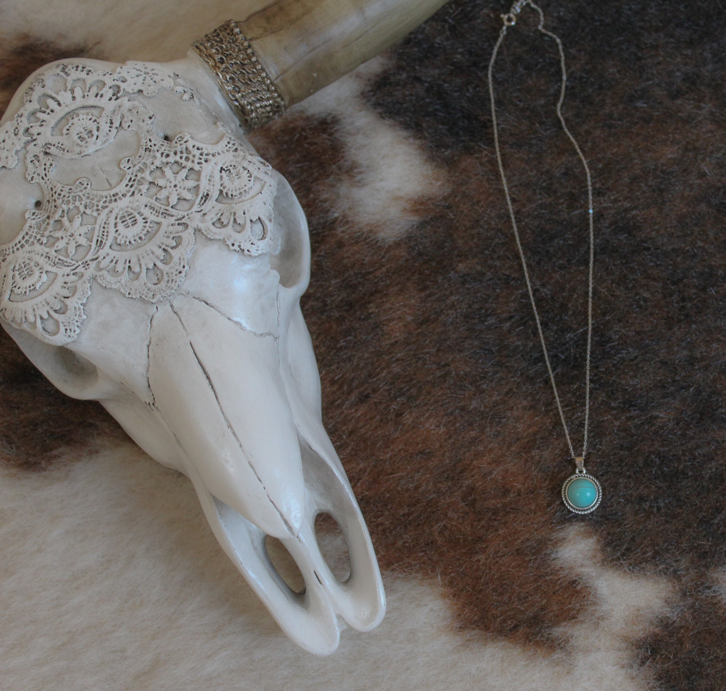 Round Turquoise Penamt Necklace