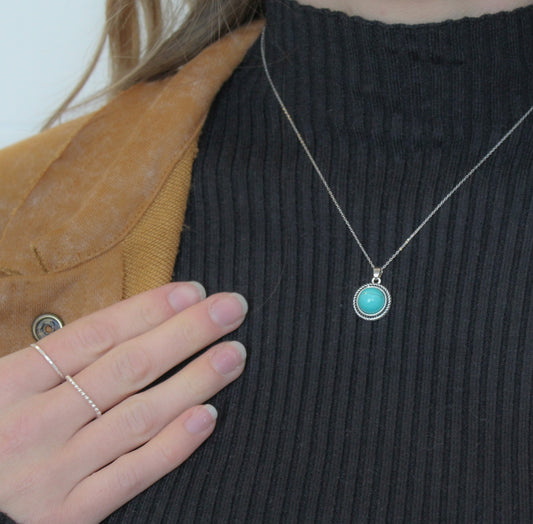 Round Turquoise Penamt Necklace
